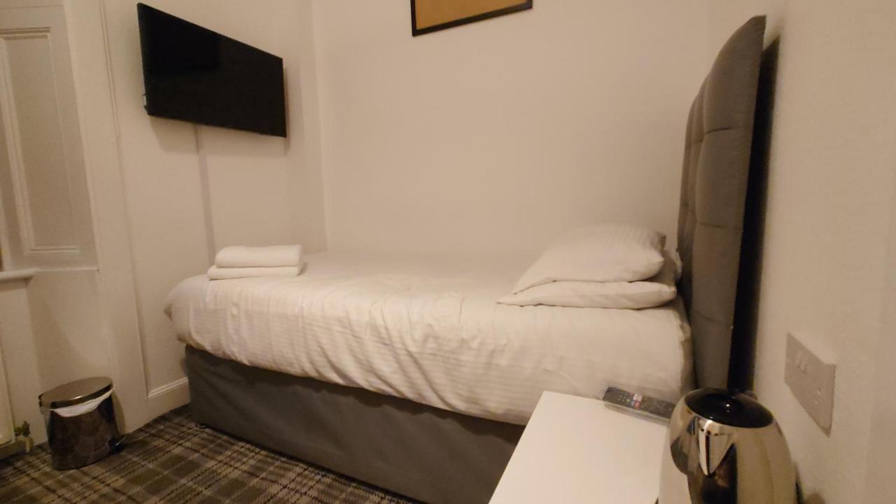 Corner Hotel Carnoustie Eksteriør billede